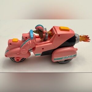 Paw Patrol: The Movie Liberty's Deluxe Feature Vehicle.